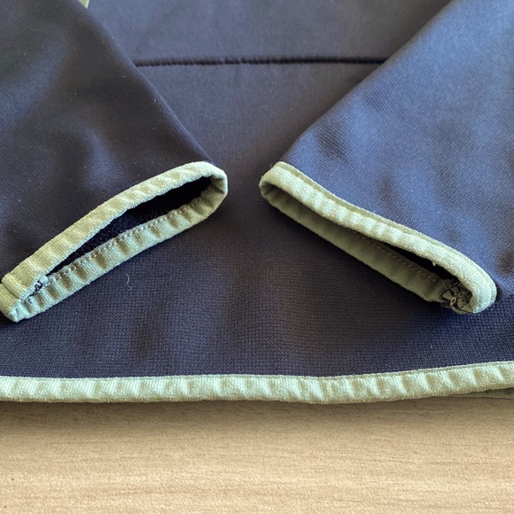 Boys Under Armour Black Hoodie/Pullover with Camo Athlete Graphic - Picture 5 of 6